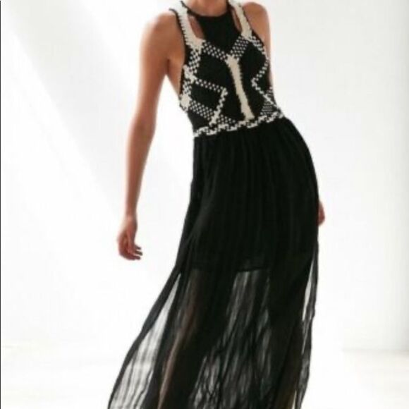 Urban Outfitters Pins & Needles Black Woven Bodice Maxi Dress - Picture 2 of 7